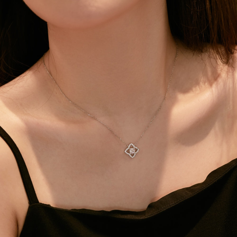 [XXX]Exquisite Flower Shape Princess Cut Necklace