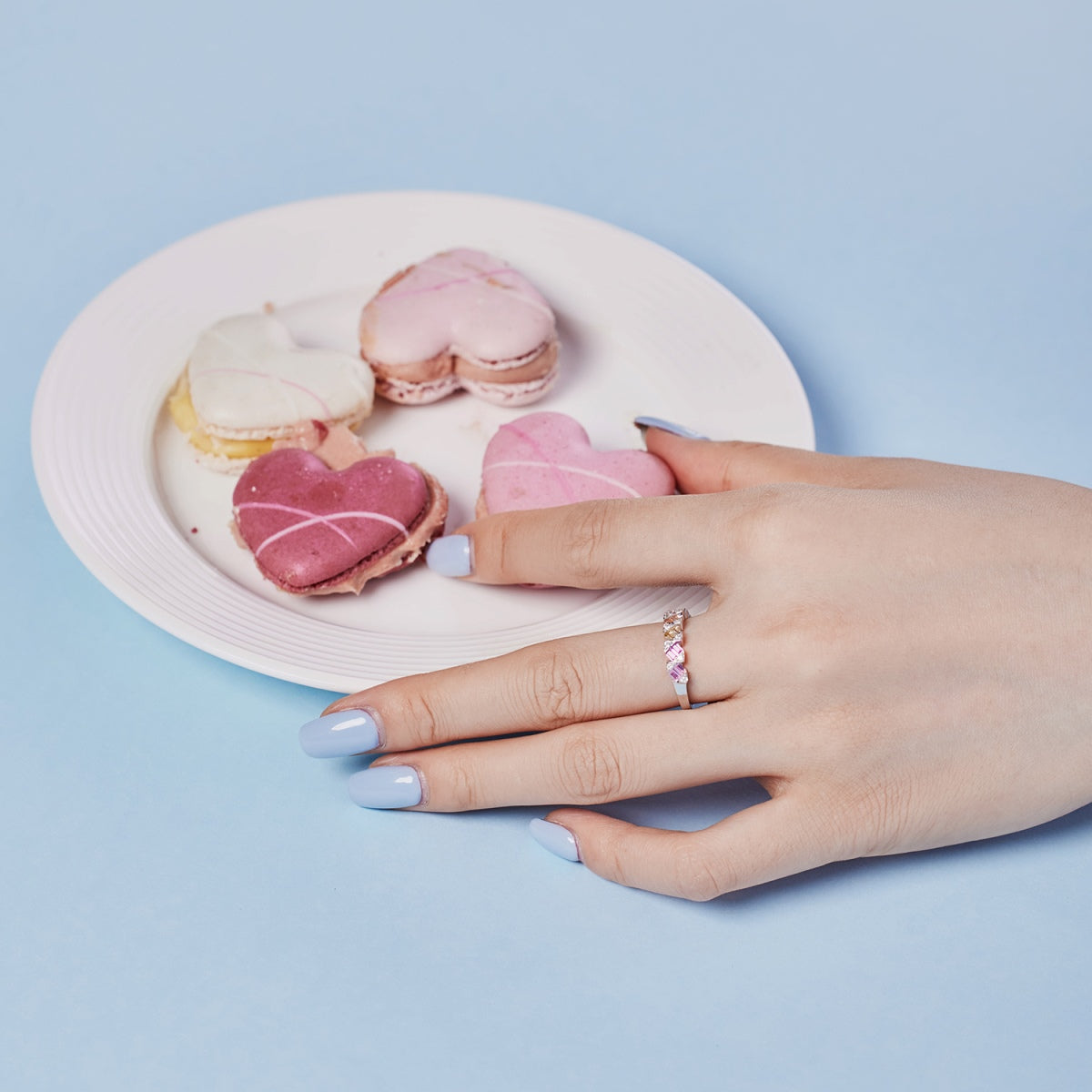 [XXX]Delicate Vibrant Emerald Cut Daily Ring