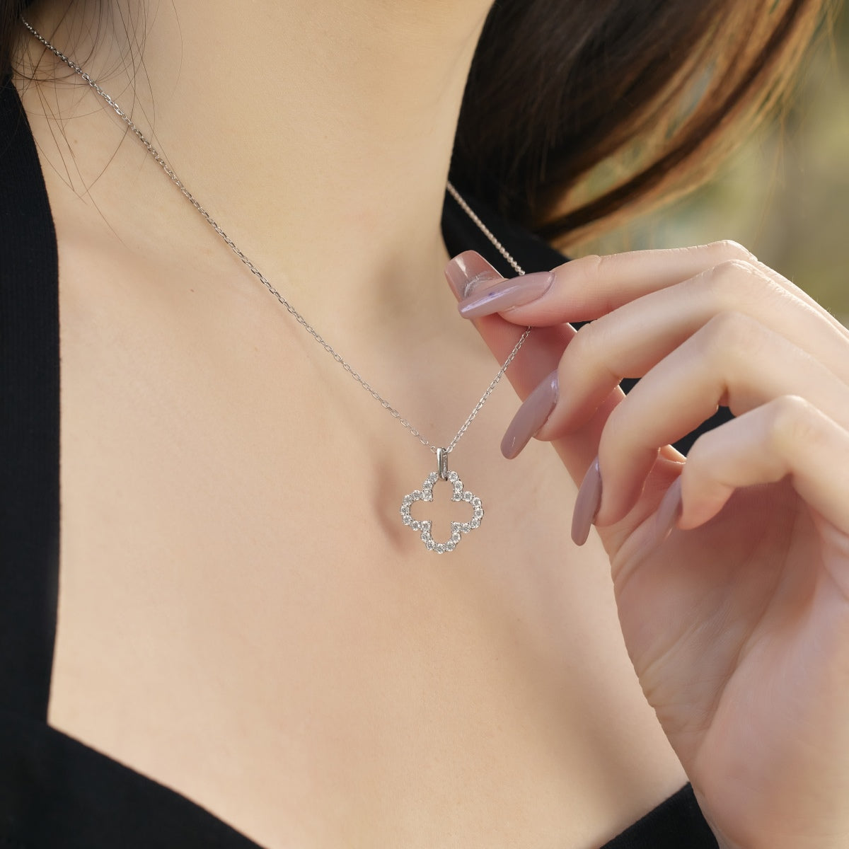 [XXX]Four-Leaf Clover Hollow Design Exquisite Necklace