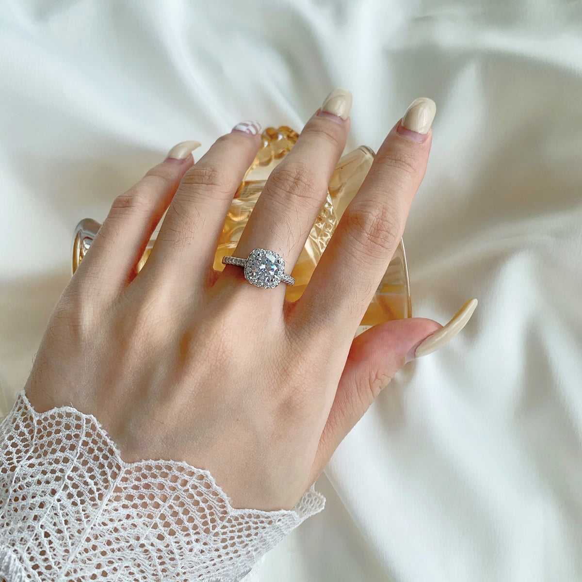 [XXX]Anillo de bodas de corte redondo resplandeciente y deslumbrante