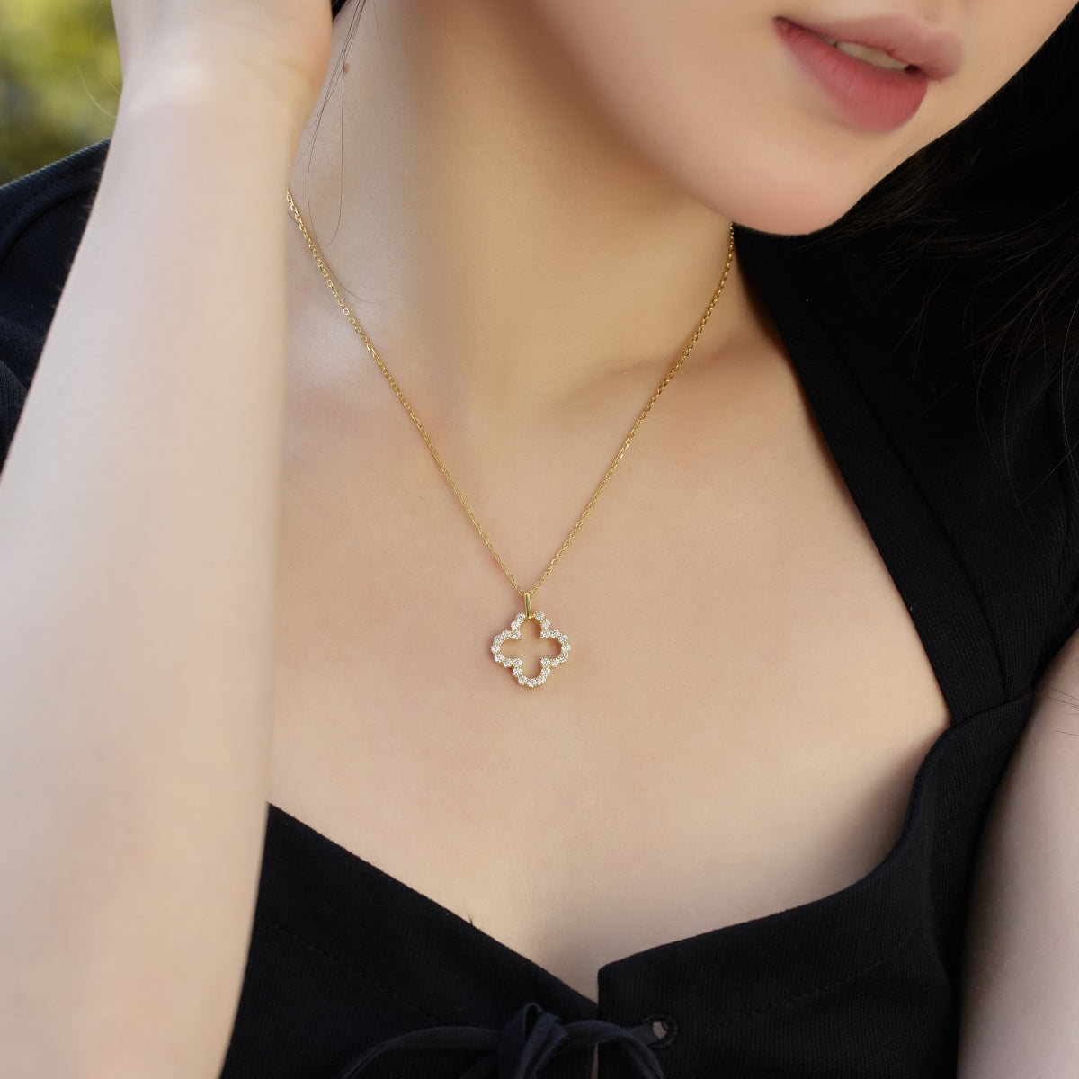 [XXX]Four-Leaf Clover Hollow Design Exquisite Necklace