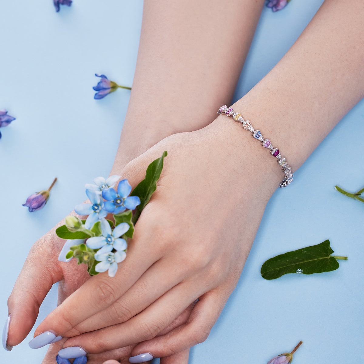 [XXX]Pulsera diaria con forma de gota de agua radiante