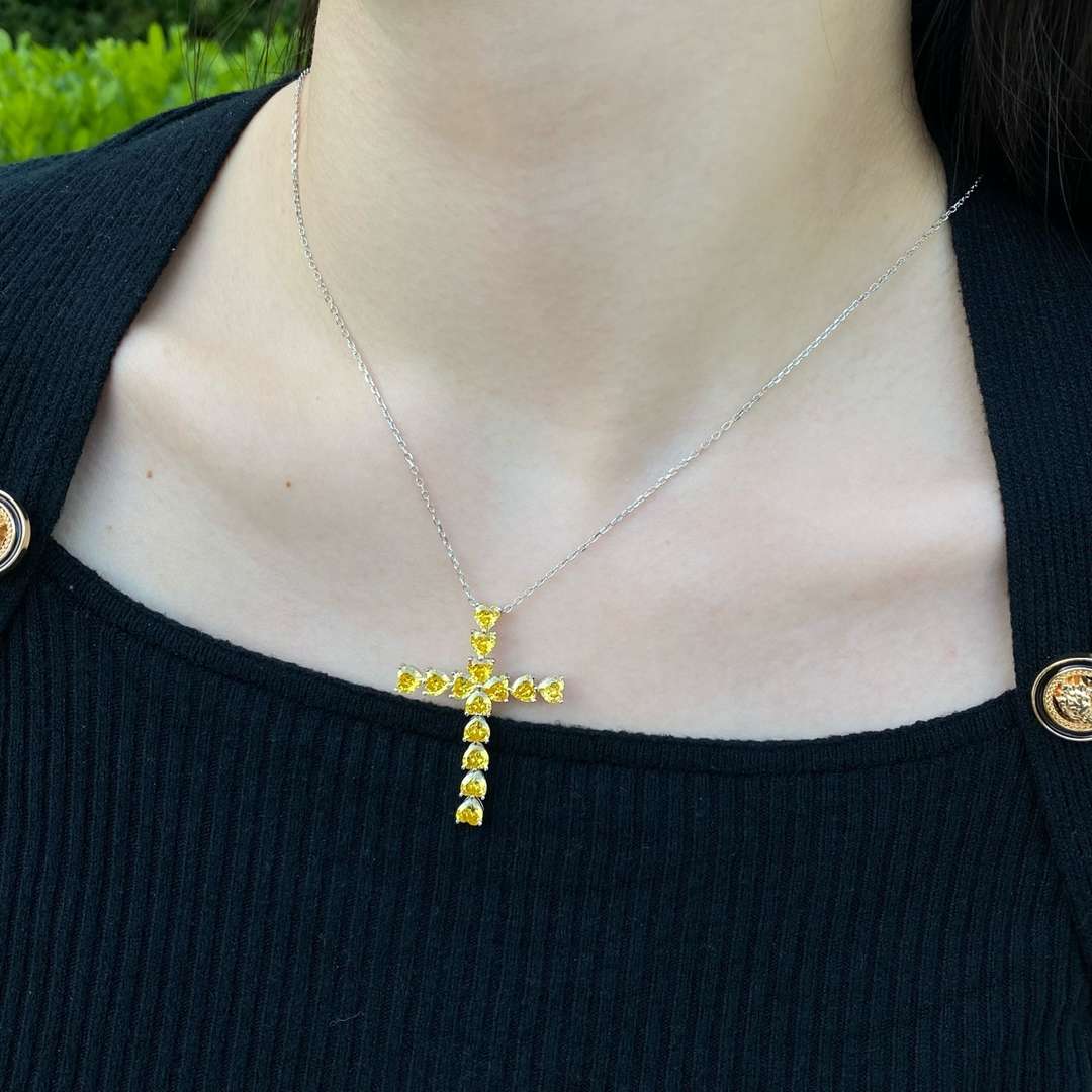 [XXX]Radiant Cross Shape Necklace