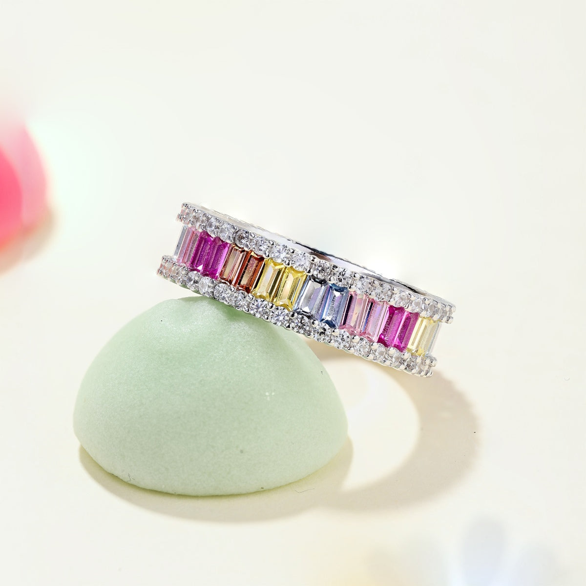 [XXX]Dainty Kaleidoscopic Emerald Cut Daily Ring