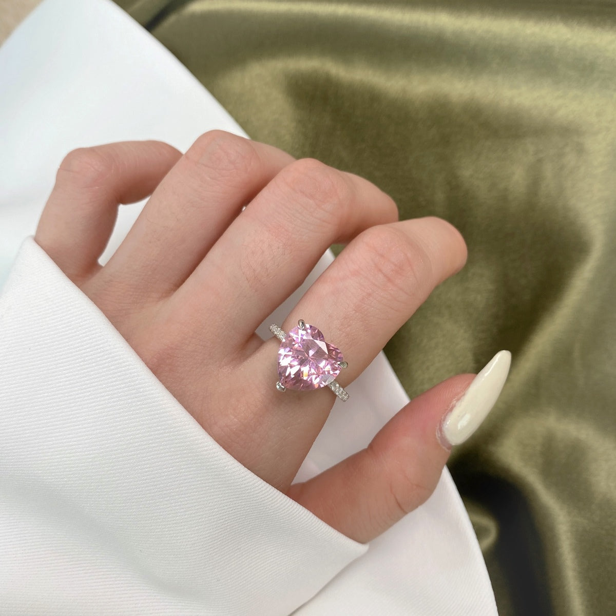 [XXX]6.0 Carat Luxurious Sparkling Romantic Heart Cut Lover Ring