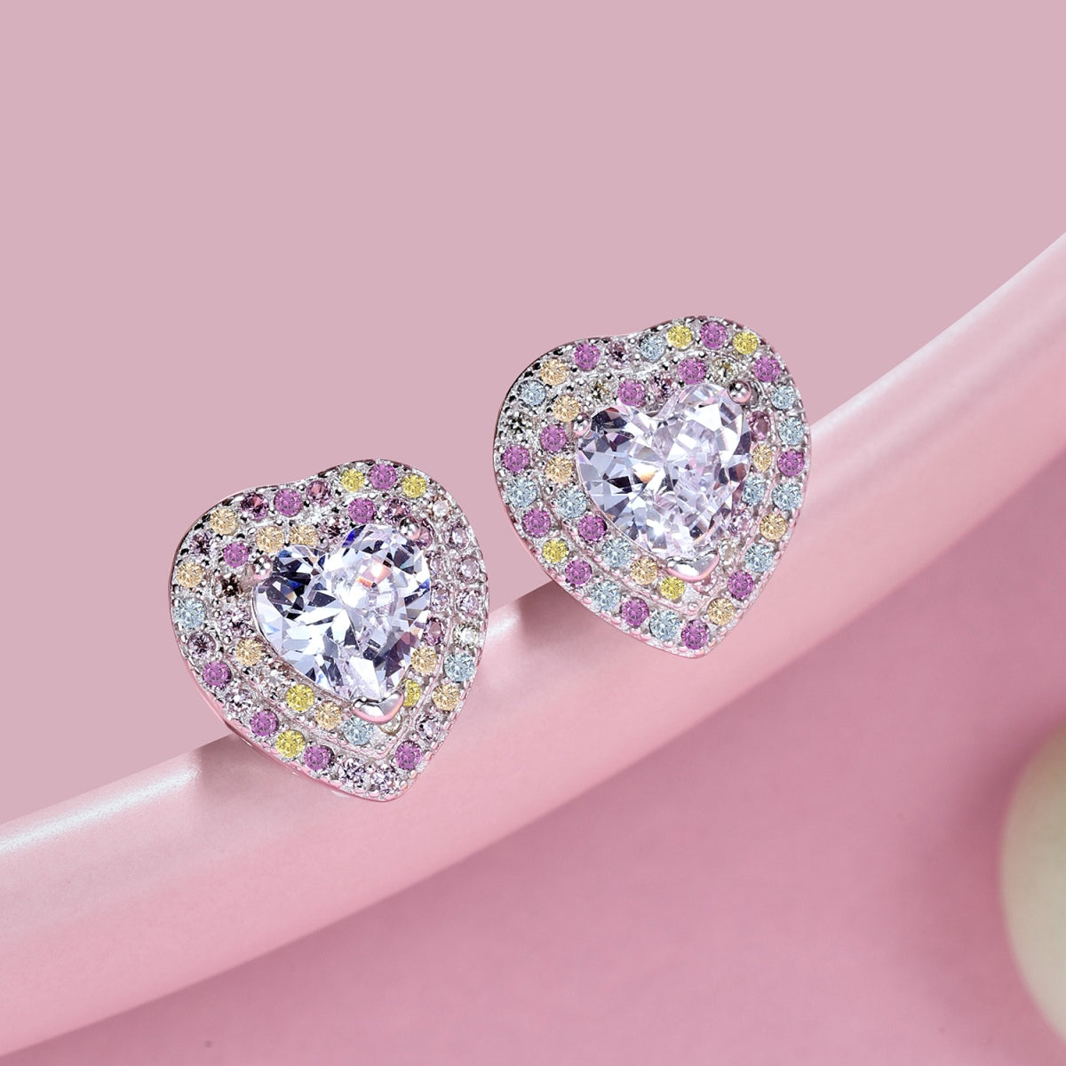 [XXX]Dazzling Heart Shape Lover Earrings