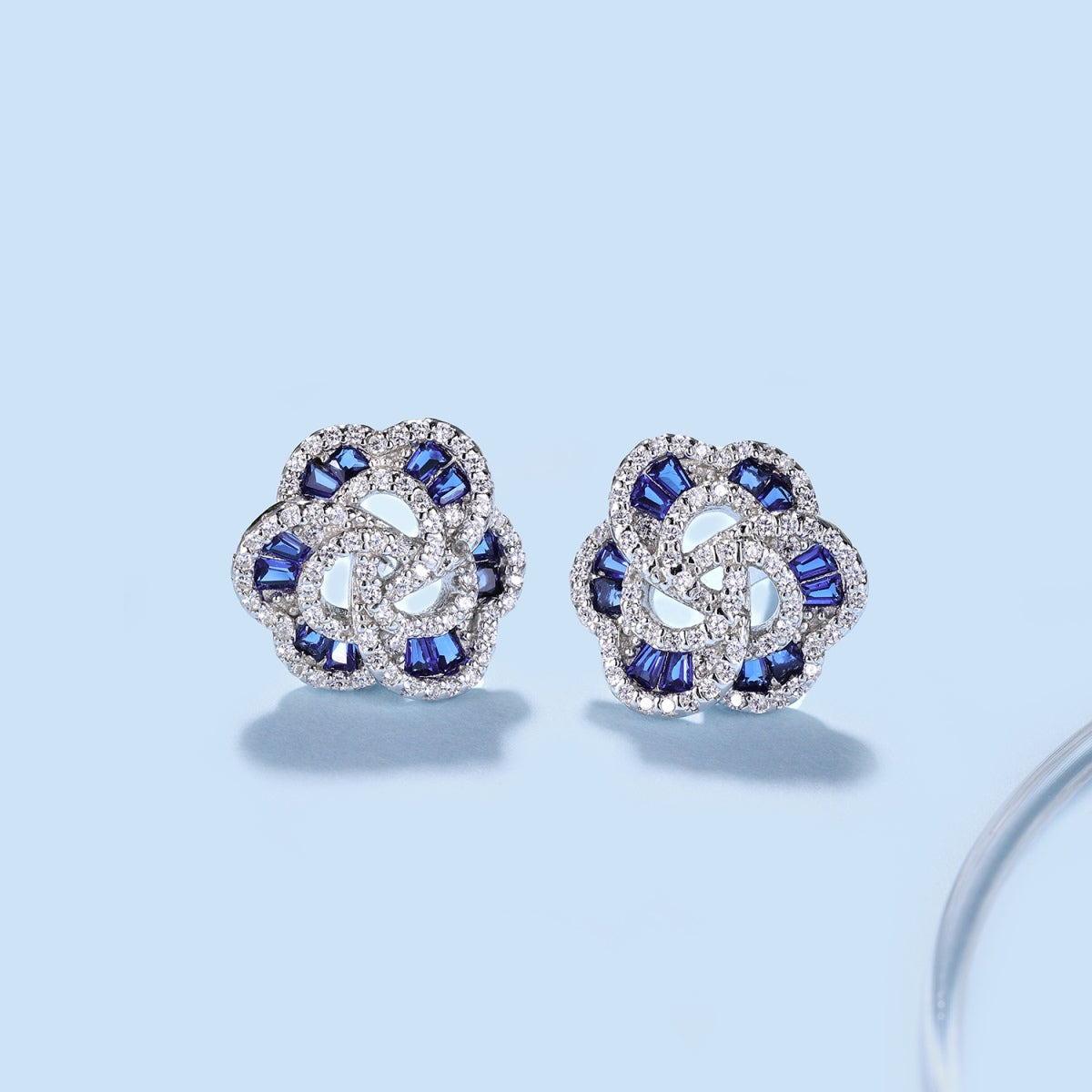 [XXX]Exquisite Flower Shape Daily Earrings