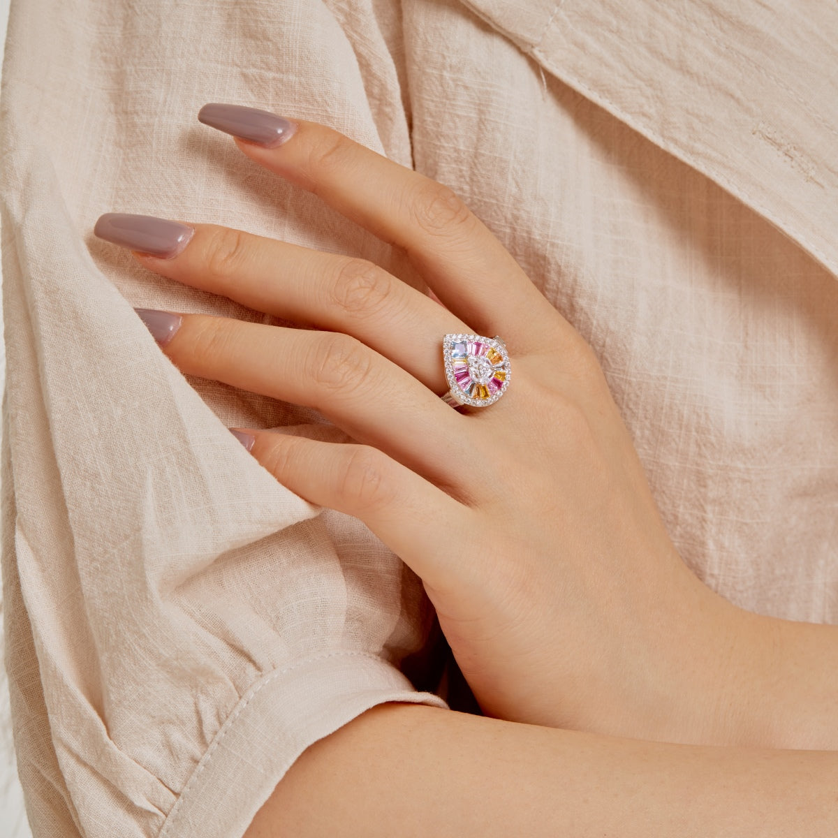 [XXX] Elegante anillo de banquete con forma de gota de agua de colores