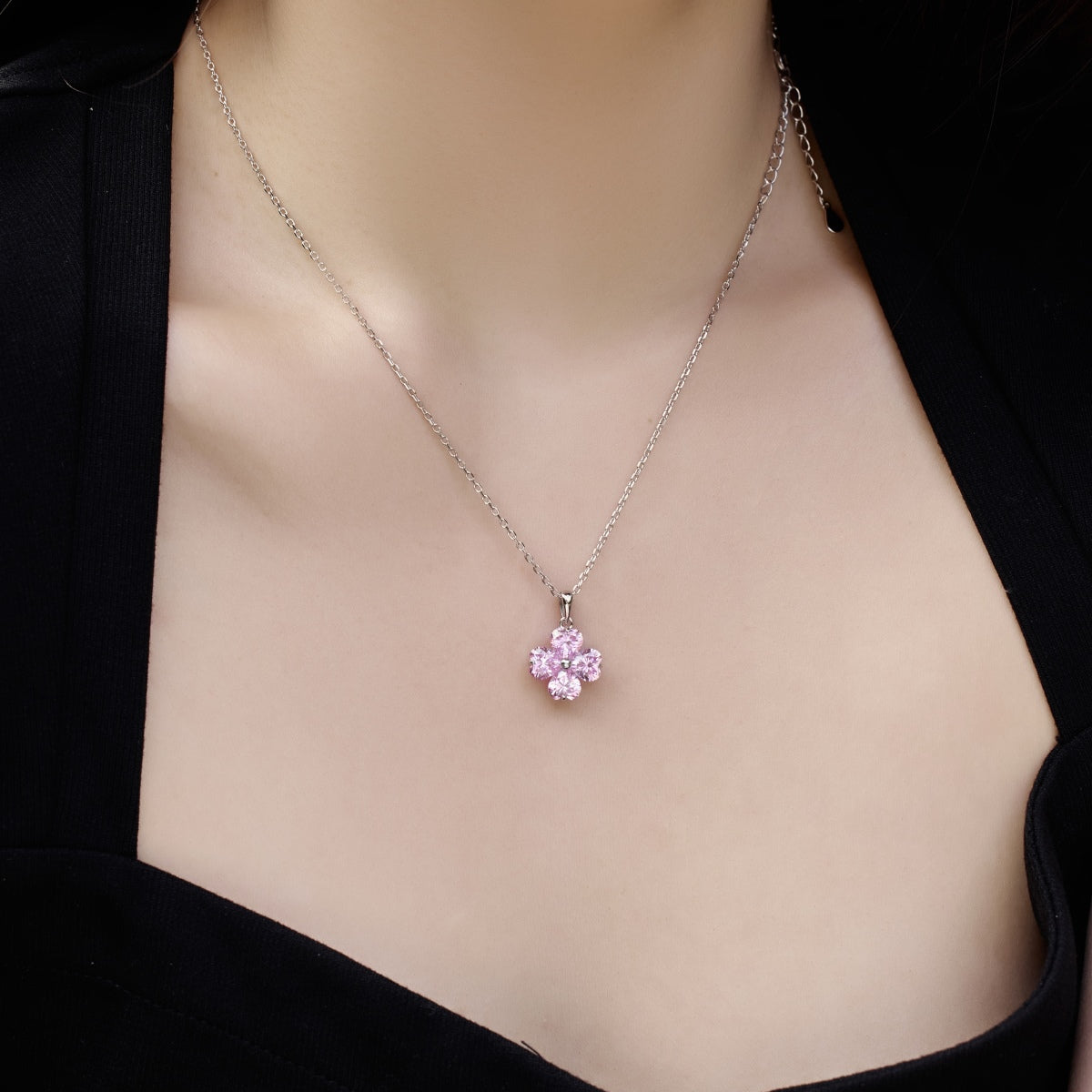 [XXX]Heart-Shaped Four-Leaf Clover Bead Necklace