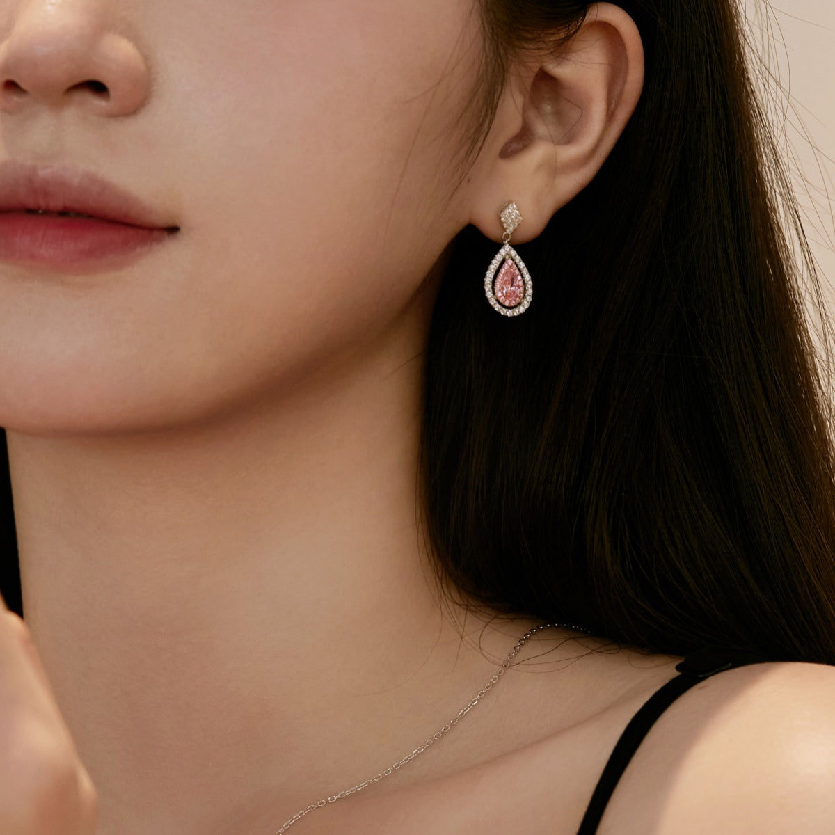 [XXX]Ornate Delicate Water Drop Shape Banquet Earrings