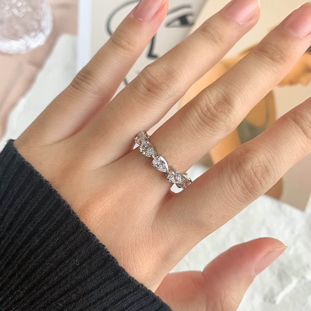 [XXX]Exquisite Pear Cut Tennis Ring